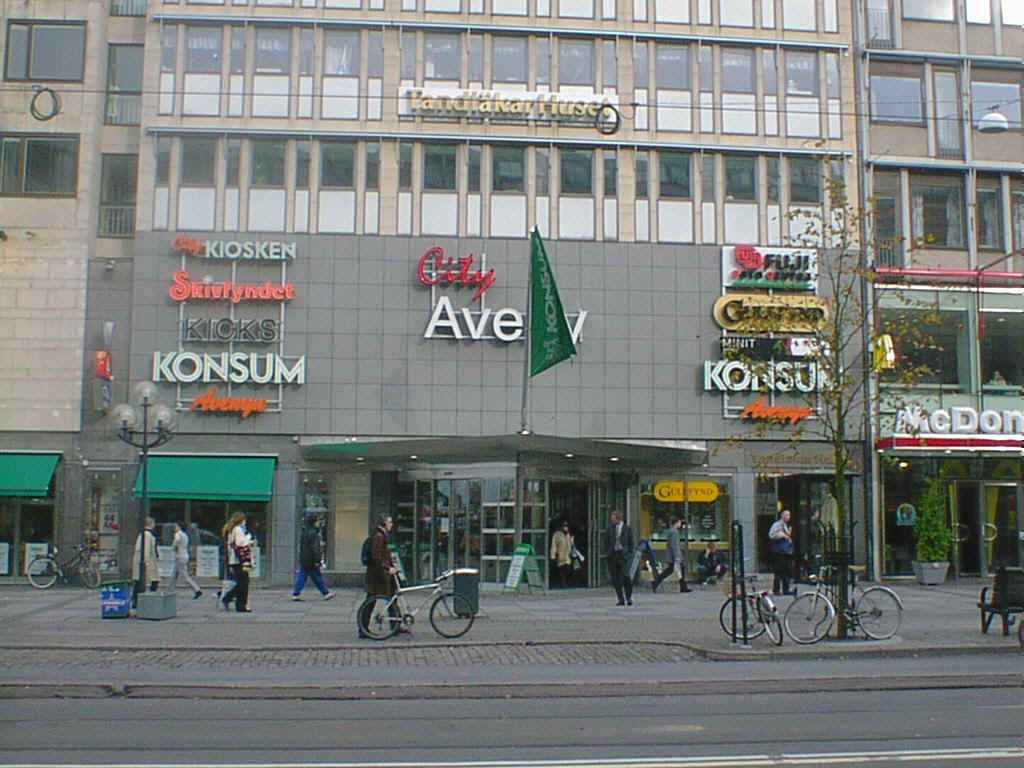 avenyn-fasad.jpg (156868 bytes)